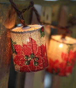 Poinsettia String Lights - 10 Lights - End To End Connect